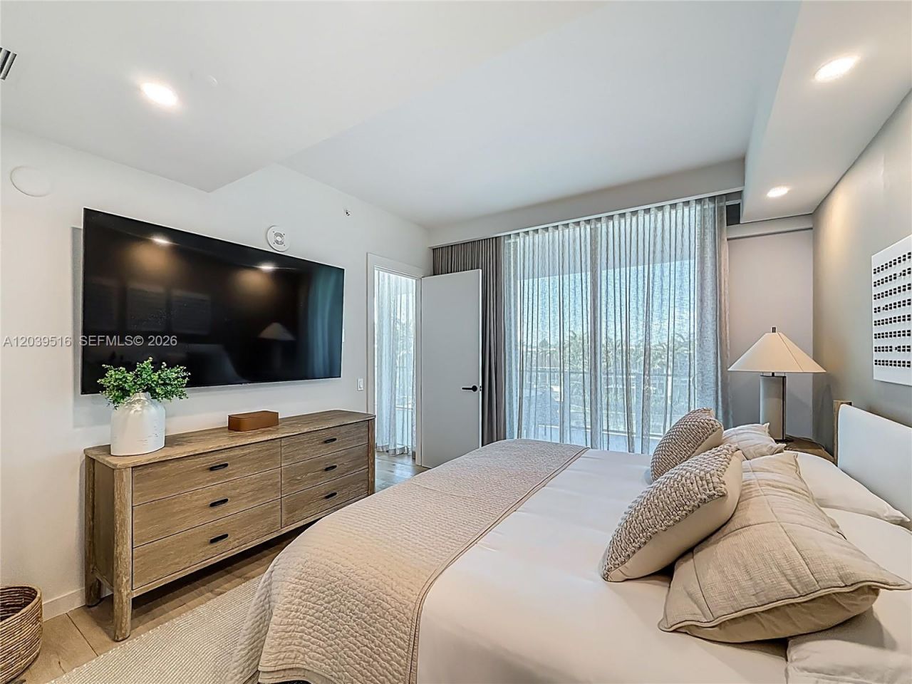 350 Ocean Dr , Unit 305N, Key Biscayne, FL 33149 Photo