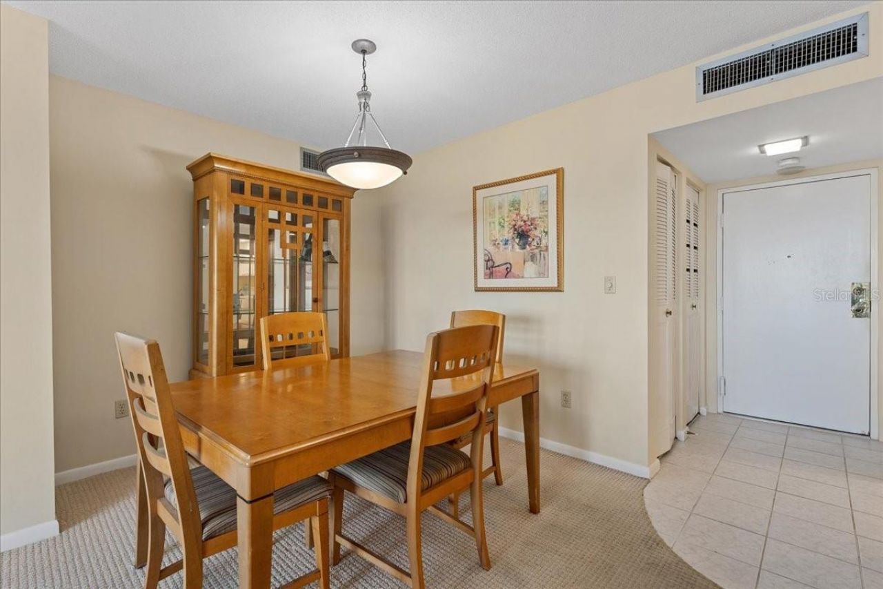 5220 Brittany Drive S, Unit 1501, Saint Petersburg, FL 33715 Photo