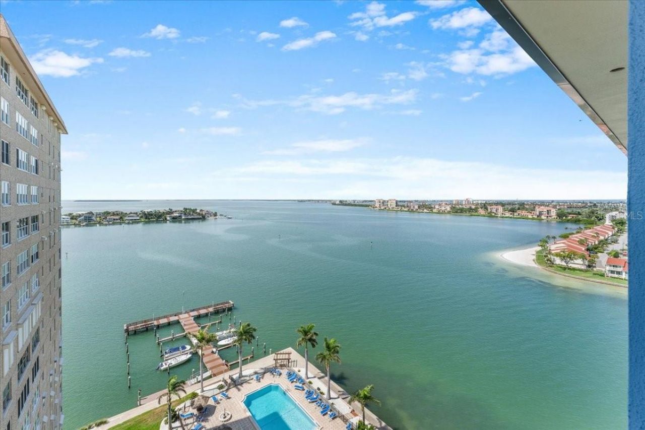 5220 Brittany Drive S, Unit 1501, Saint Petersburg, FL 33715 Photo
