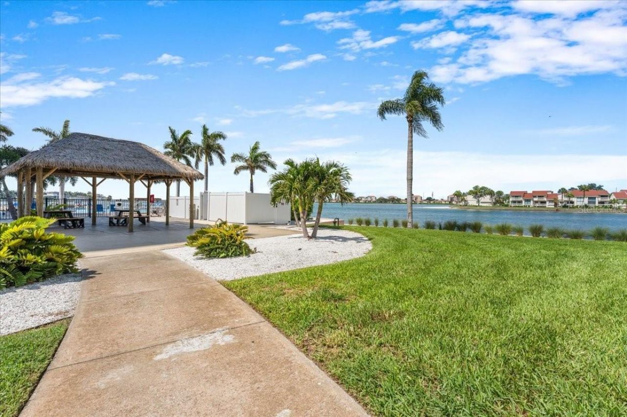 5220 Brittany Drive S, Unit 1501, Saint Petersburg, FL 33715 Photo