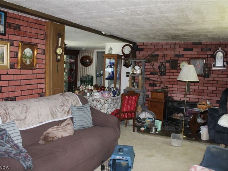10182 Andora Road NE, East Rochester, OH 44625 Photo 7