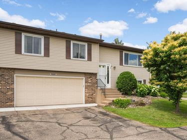 10397 Juniper Lane, Eden Prairie, MN 55347