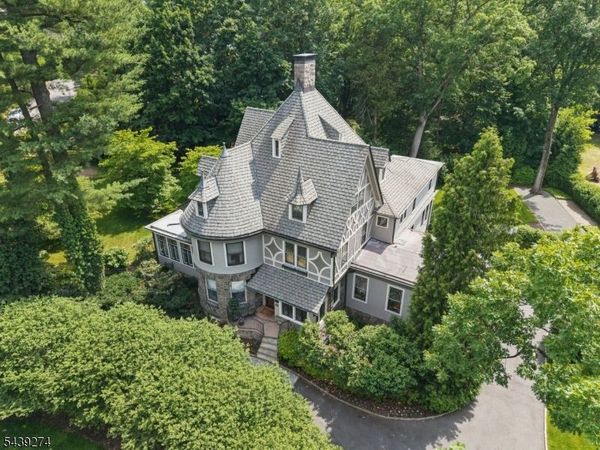 230 Springfield Ave, Summit, NJ 07901