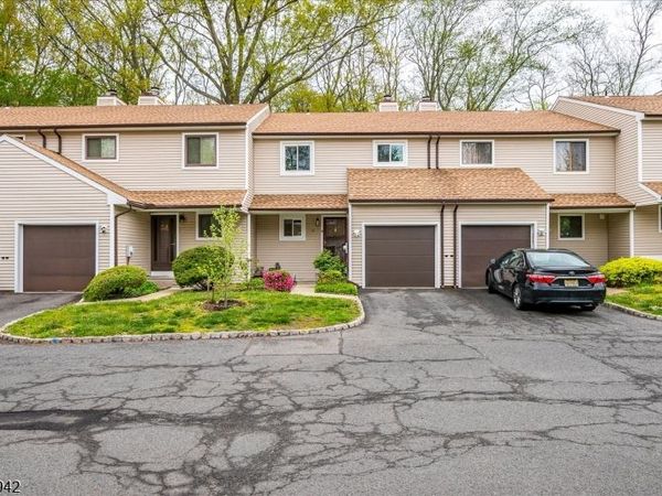 12 Tulip Ct, Edison, NJ 08820