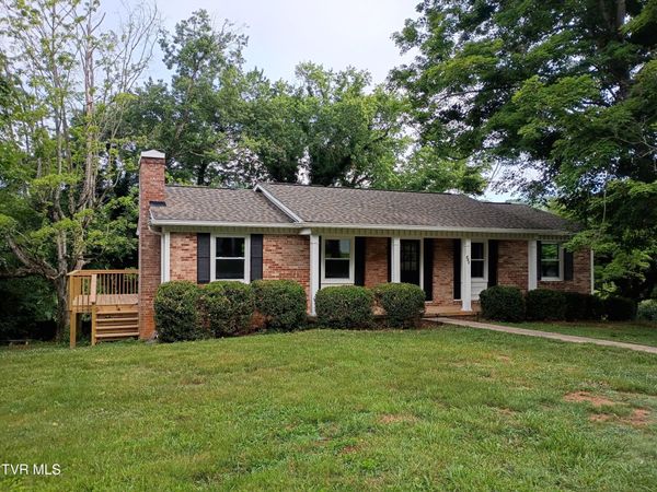 201 Coralwood Drive, Kingsport, TN 37663