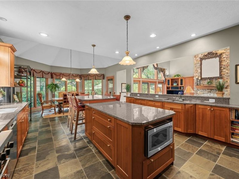 5808 Pinehurst Court, Highland Heights, OH 44143 Photo 38