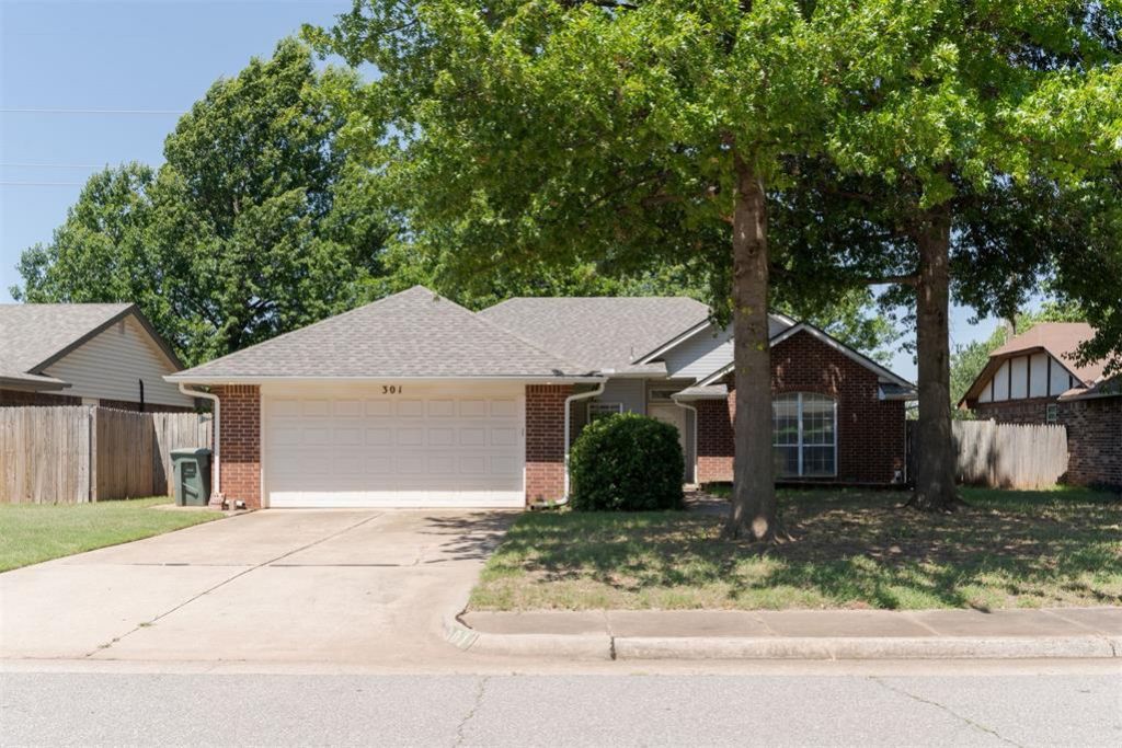 301 N Rockypoint Drive, Edmond, OK 73003 Main Photo