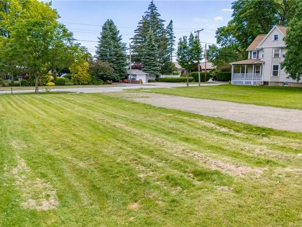 425 B Beach Avenue, Rochester, NY 14612