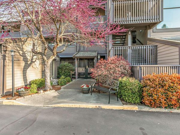 115 Rogue River Highway, Unit APT 302, Grants Pass, OR 97527