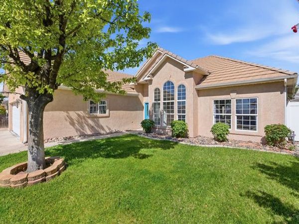 2883 E OVERLOOK DR , St. George, UT 84790