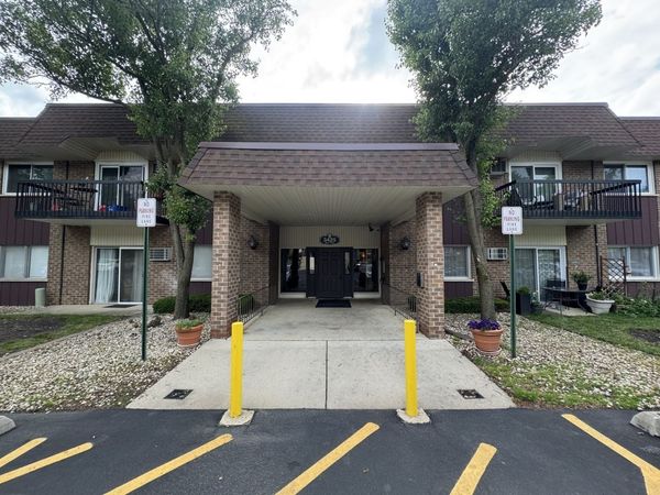 3425 83rd Street , Unit D13, Woodridge, IL 60517