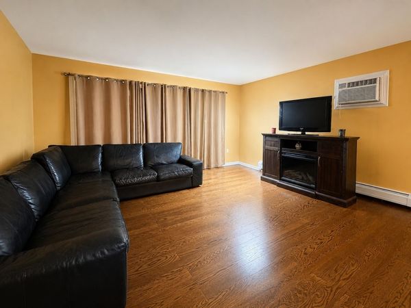 3425 83rd Street , Unit D13, Woodridge, IL 60517