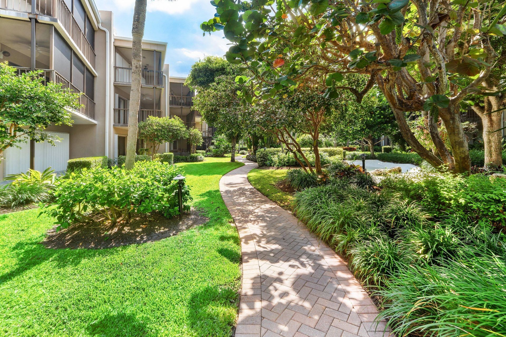 3605 S Ocean Boulevard, South Palm Beach, FL 33480 Photo