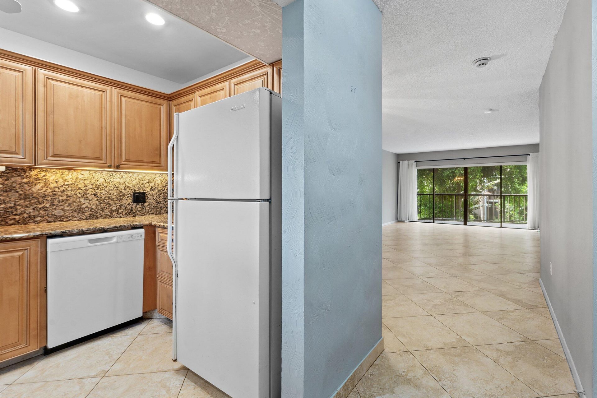 3605 S Ocean Boulevard, South Palm Beach, FL 33480 Photo