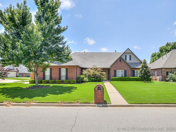 10236 S Evanston Place, Tulsa, OK 74137