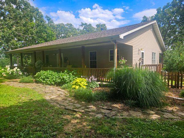 5554 County Road 3380 , Willow Springs, MO 65793