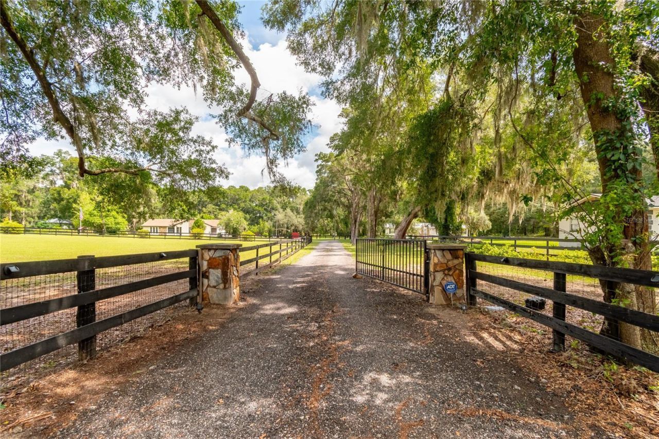 2735 NE 127th Place, Anthony, FL 32617 Photo