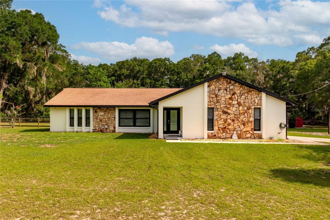 2735 NE 127th Place , Anthony, FL 32617 Photo
