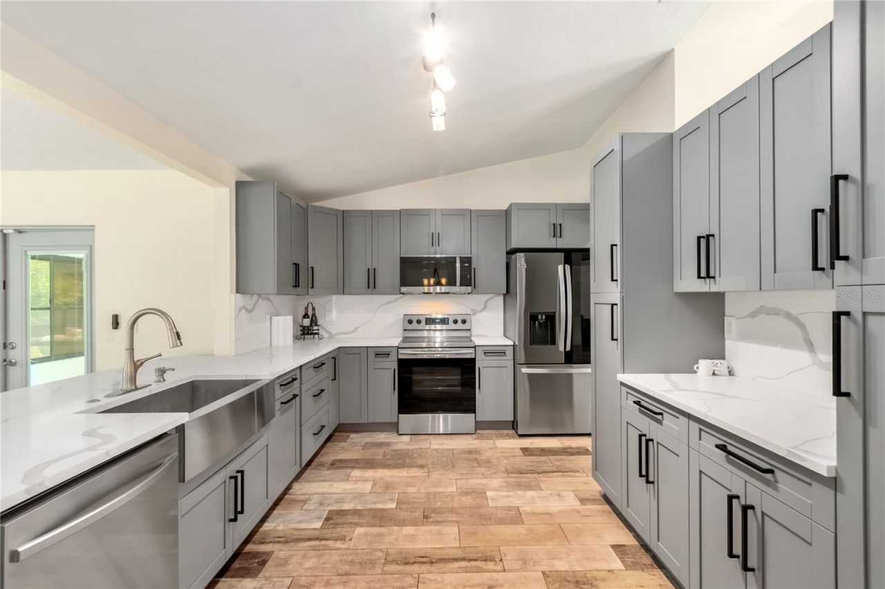 2735 NE 127th Place , Anthony, FL 32617 Photo