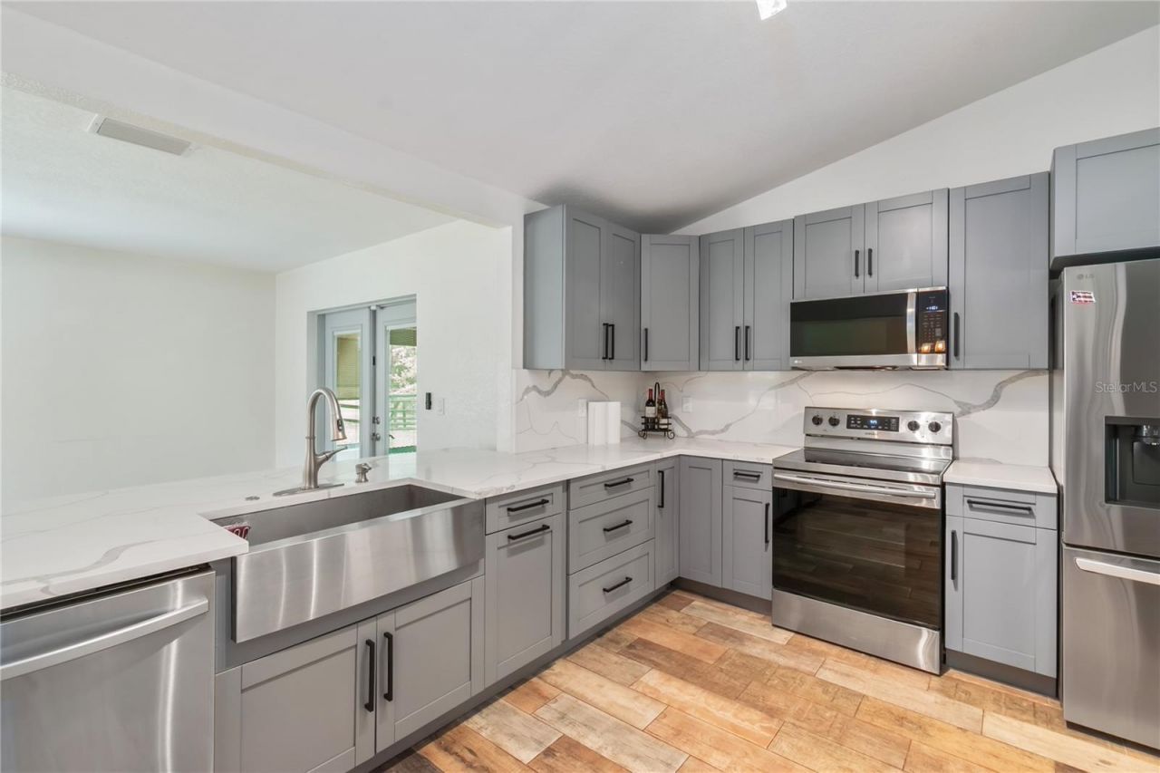 2735 NE 127th Place , Anthony, FL 32617 Photo