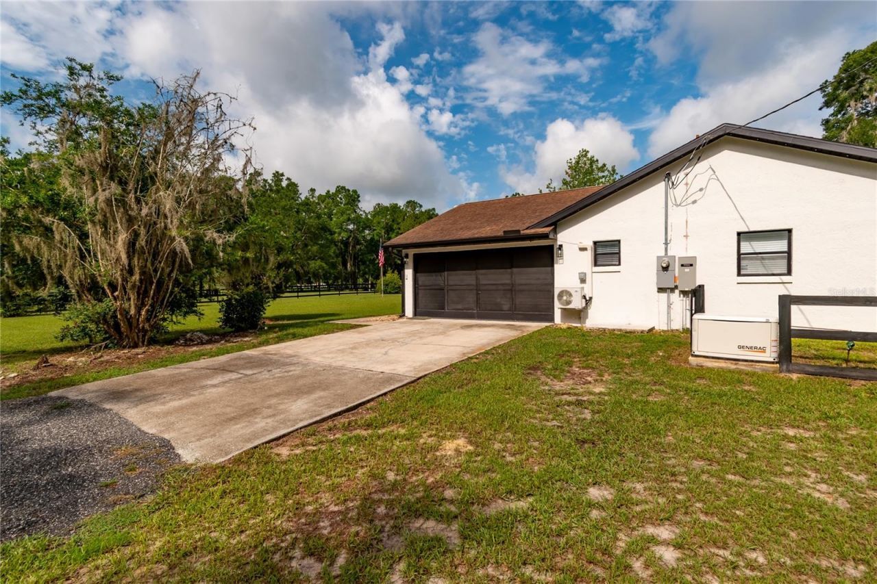 2735 NE 127th Place , Anthony, FL 32617 Photo