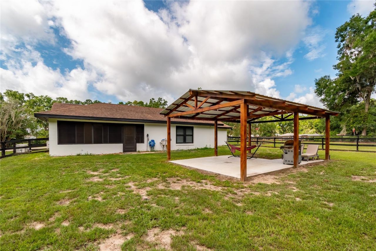 2735 NE 127th Place , Anthony, FL 32617 Photo