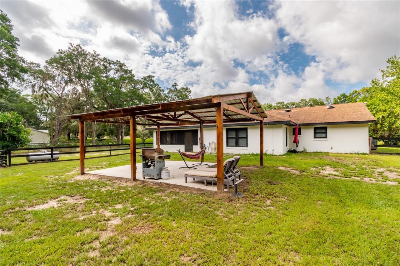 2735 NE 127th Place , Anthony, FL 32617 Photo