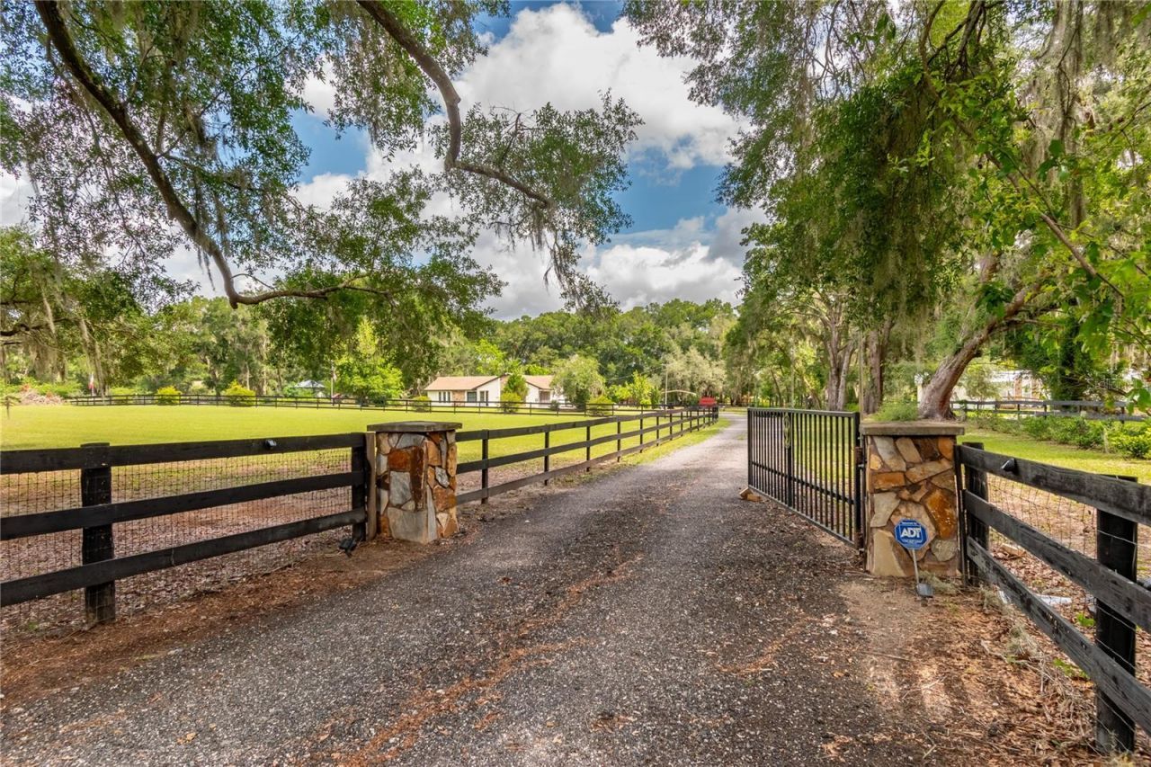 2735 NE 127th Place, Anthony, FL 32617 Photo