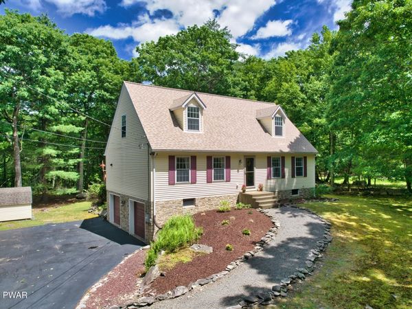 102 Acacia Court, Milford, PA 18337
