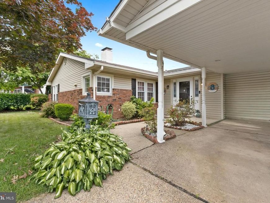 8 Marigold Circle, Levittown, PA 19054 Main Photo