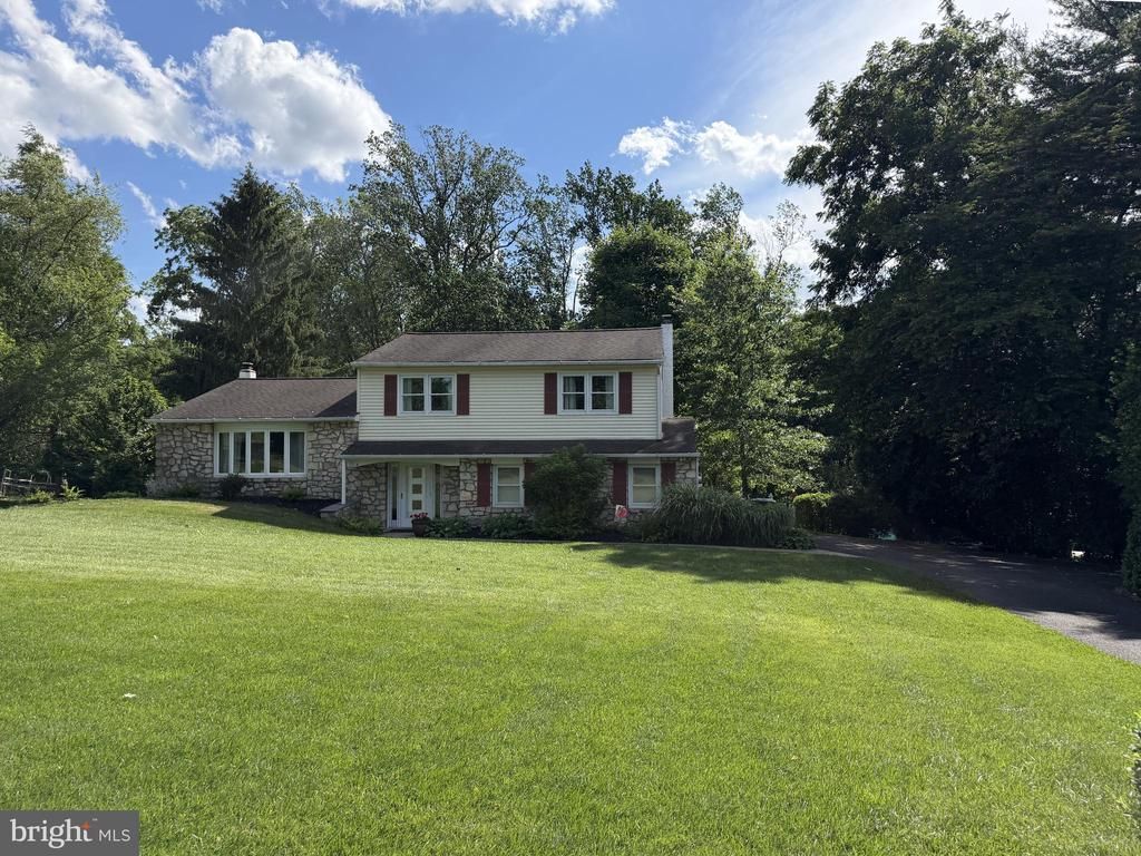 4 FAR VIEW ROAD , CHALFONT, PA 18914