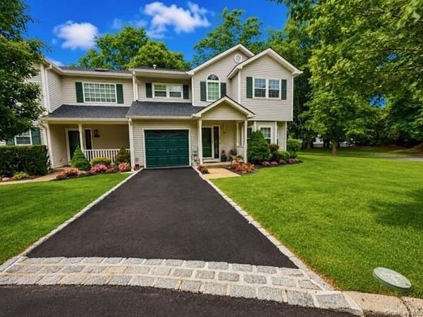 39 Merrimack Road, Smithtown, NY 11787