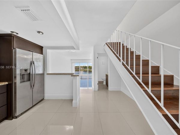 9351 Fontainebleau Blvd , Unit B415, Miami, FL 33172