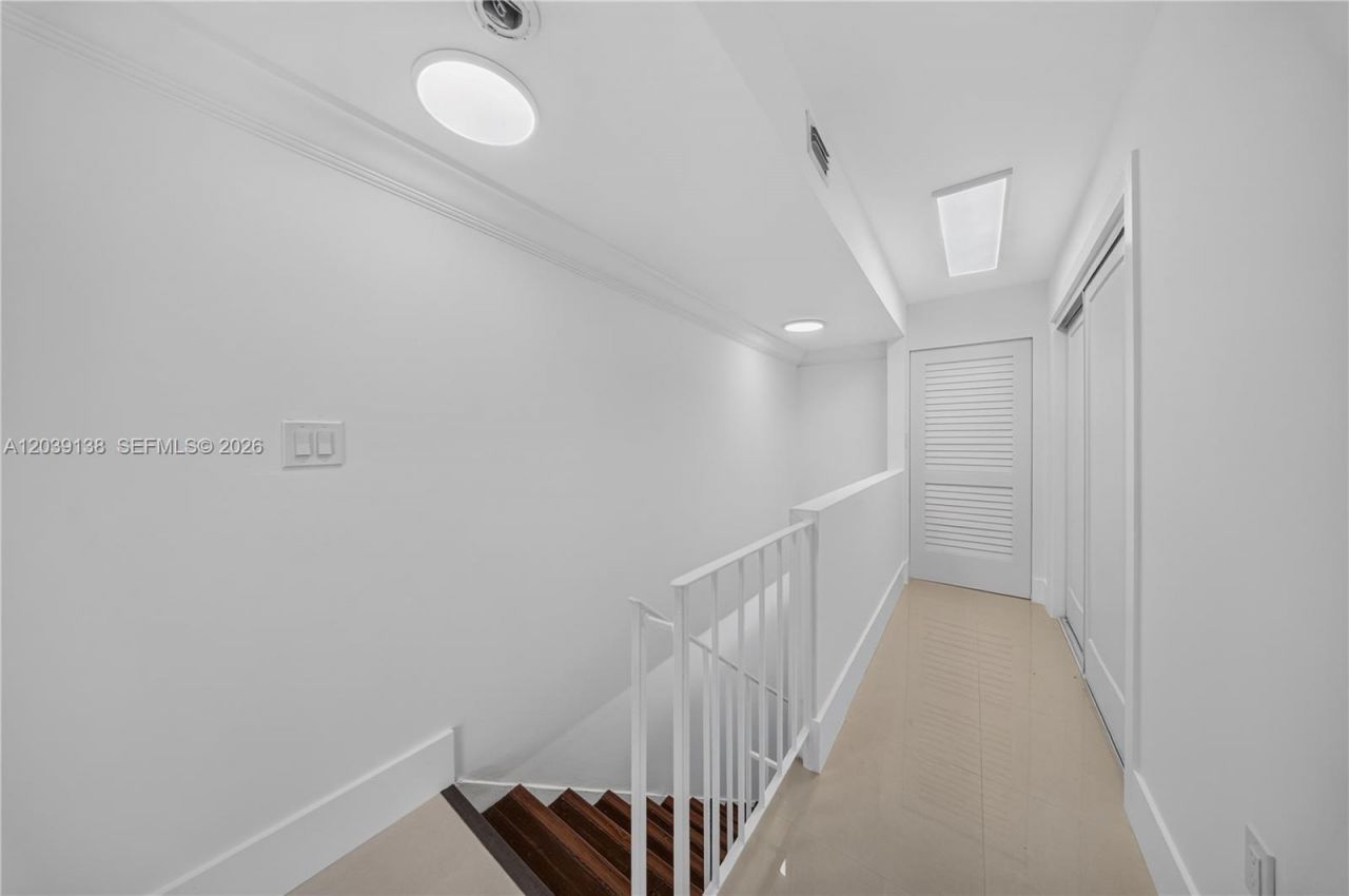9351 Fontainebleau Blvd, Unit B415, Miami, FL 33172 Photo