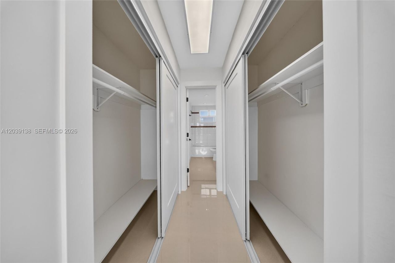 9351 Fontainebleau Blvd, Unit B415, Miami, FL 33172 Photo