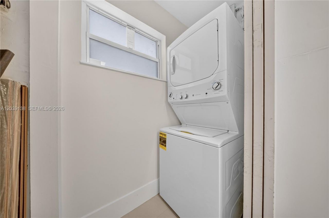 9351 Fontainebleau Blvd, Unit B415, Miami, FL 33172 Photo