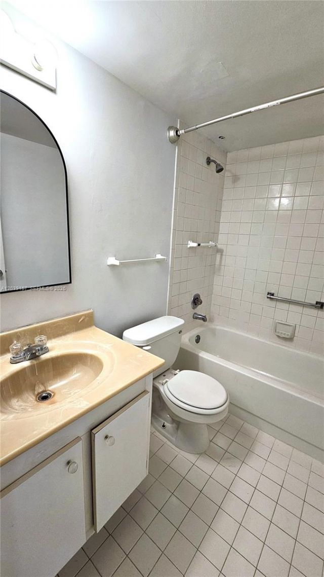 13155 SW 7th Ct, Unit 109E, Pembroke Pines, FL 33027 Photo