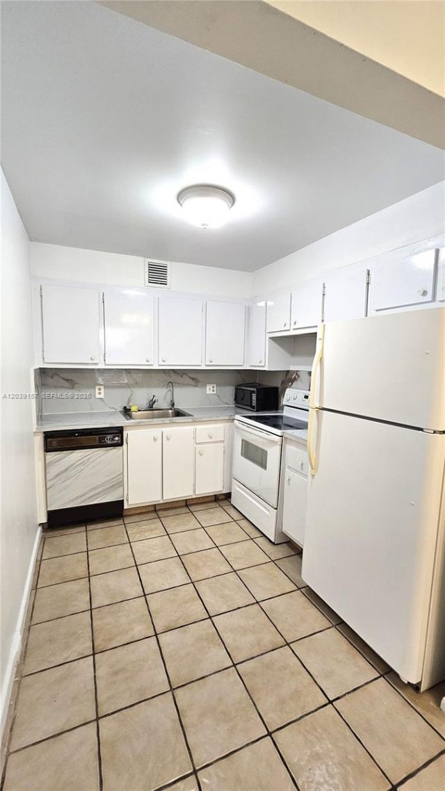 13155 SW 7th Ct, Unit 109E, Pembroke Pines, FL 33027 Photo