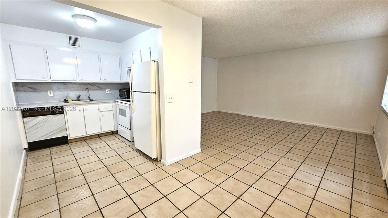 13155 SW 7th Ct, Unit 109E, Pembroke Pines, FL 33027 Photo