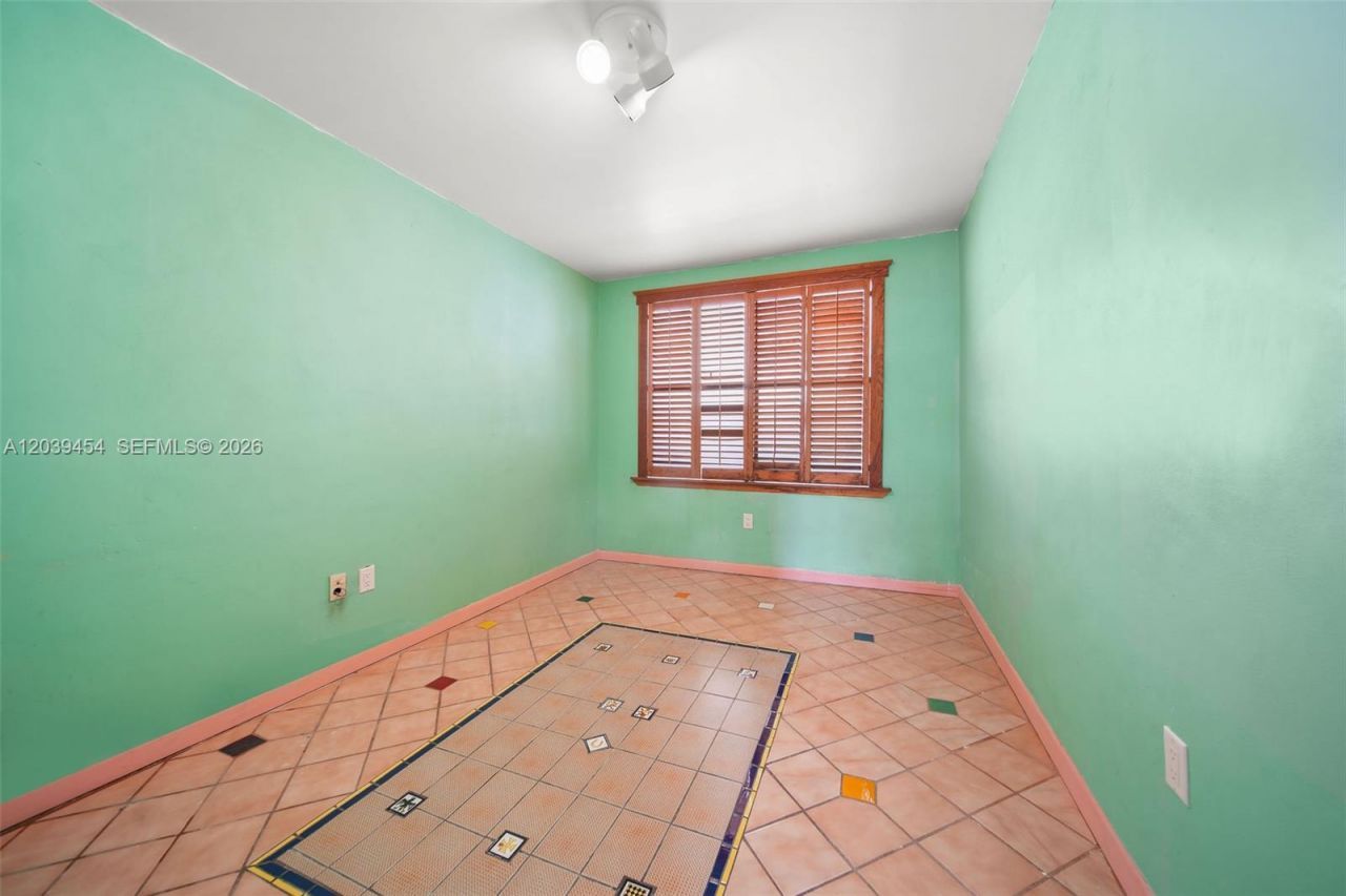 819 5th St , Miami Beach, FL 33139 Photo