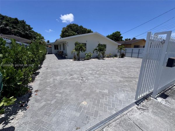850 NW 109th St , Unit 852, Miami, FL 33168