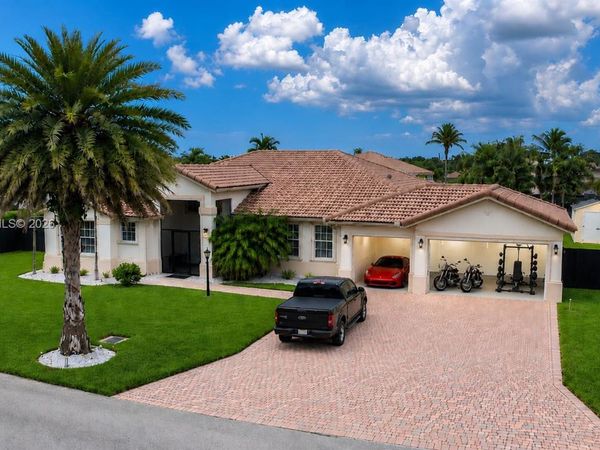 12922 SW 221 St, Miami, FL 33170