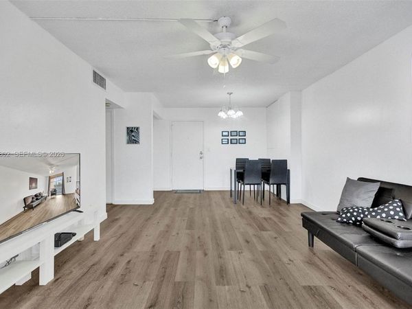 200 172nd St , Unit 514, Sunny Isles Beach, FL 33160