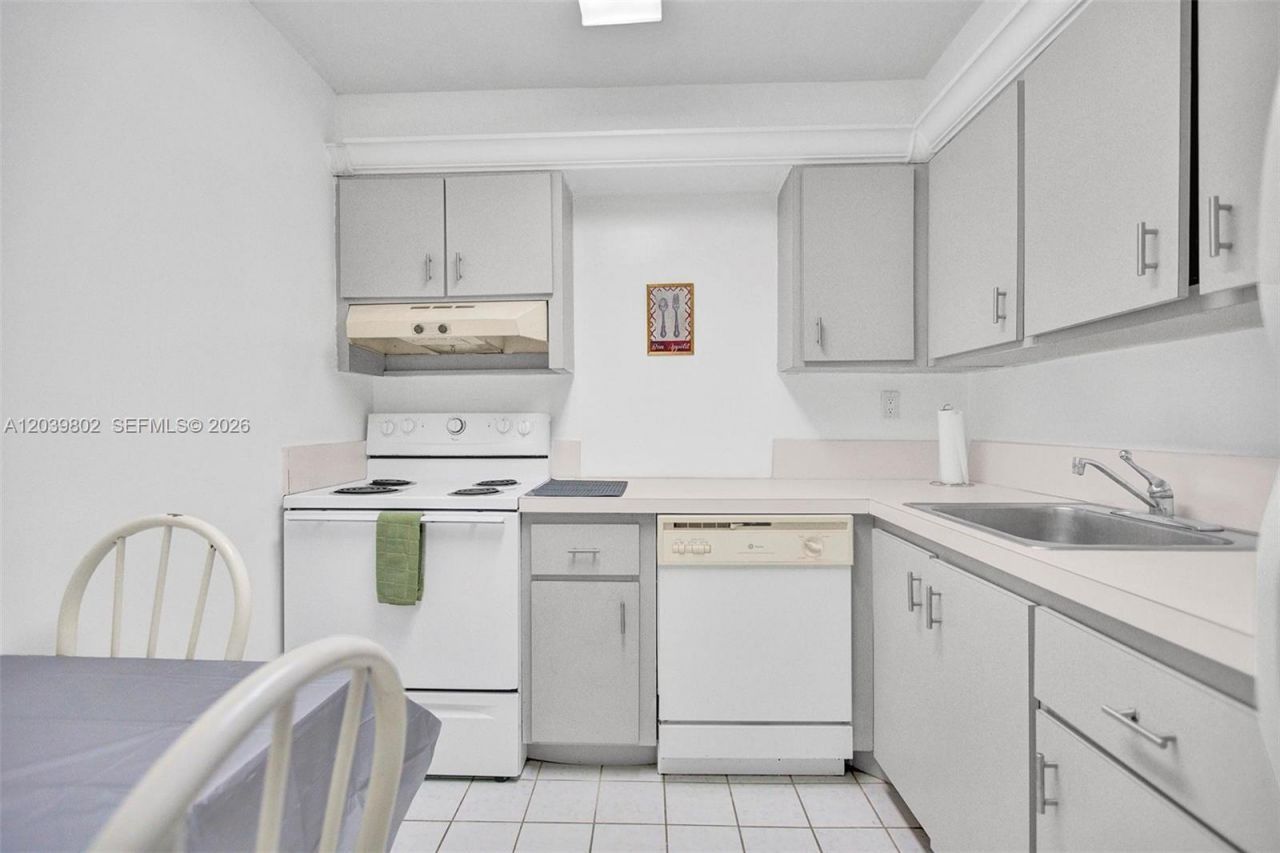 200 172nd St , Unit 514, Sunny Isles Beach, FL 33160 Photo
