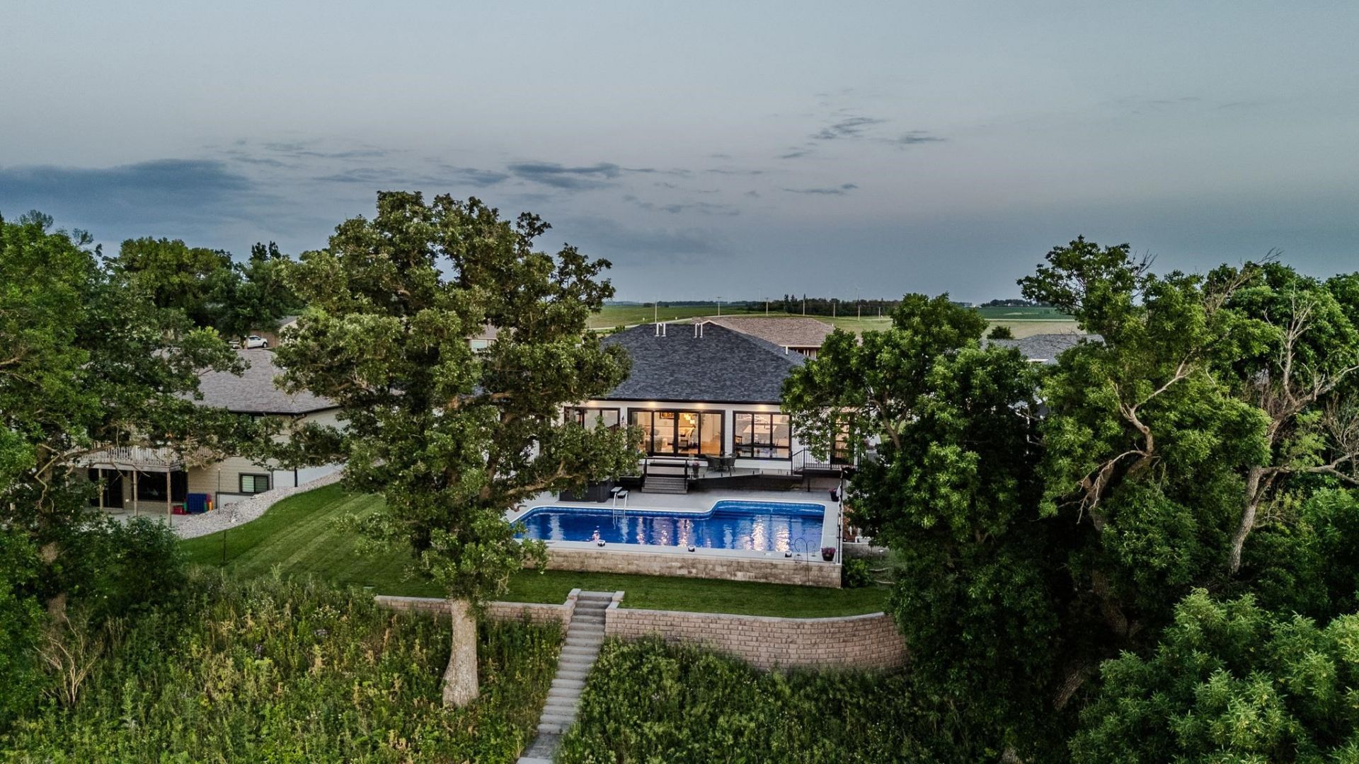 112 W Bay Road , Lake Park, IA 51347 Main Photo