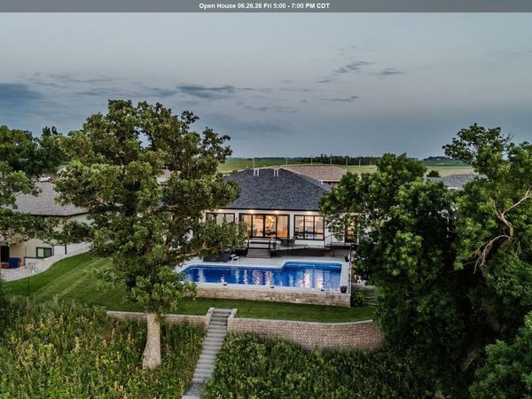 112 W Bay Road , Lake Park, IA 51347
