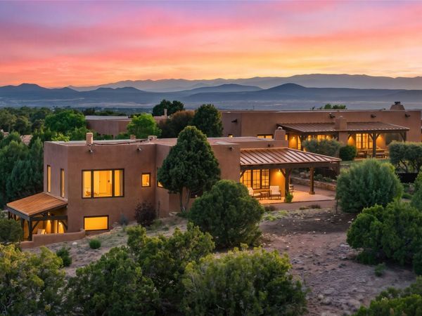 17 Vuelta Rosal , Santa Fe, NM 87506