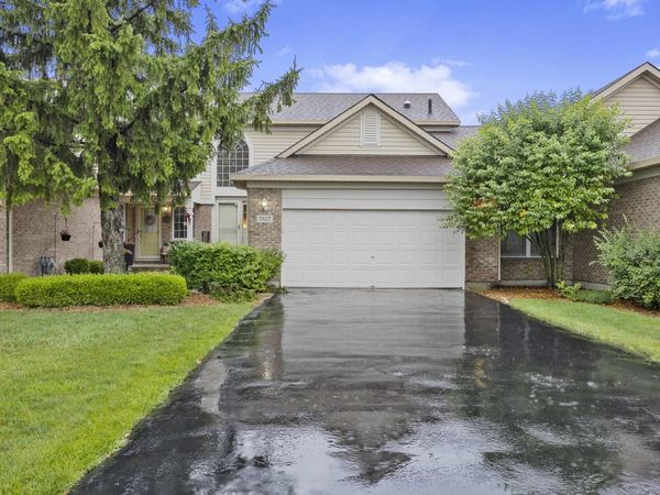 7827 Belle Rive Court, Tinley Park, IL 60477