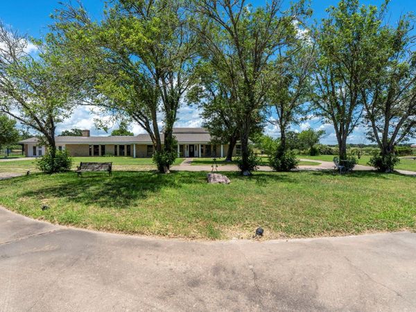 3345 E Austin ST, Giddings, TX 78942