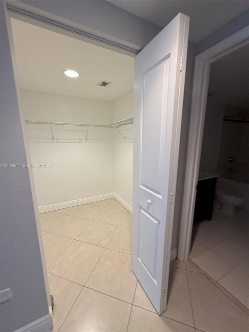 480 NE 30th St, Unit 1504, Miami, FL 33137 Photo